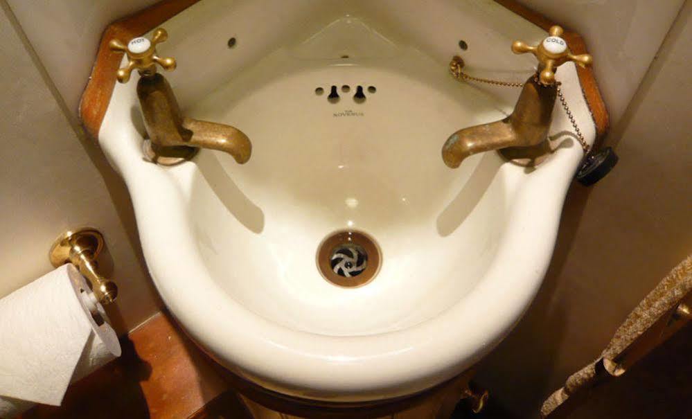 Royal Mile Hotel 4*